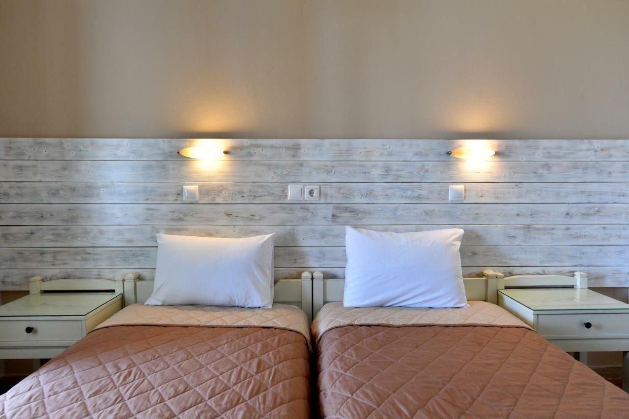 Hotel Mary เนาซา ภายนอก รูปภาพ